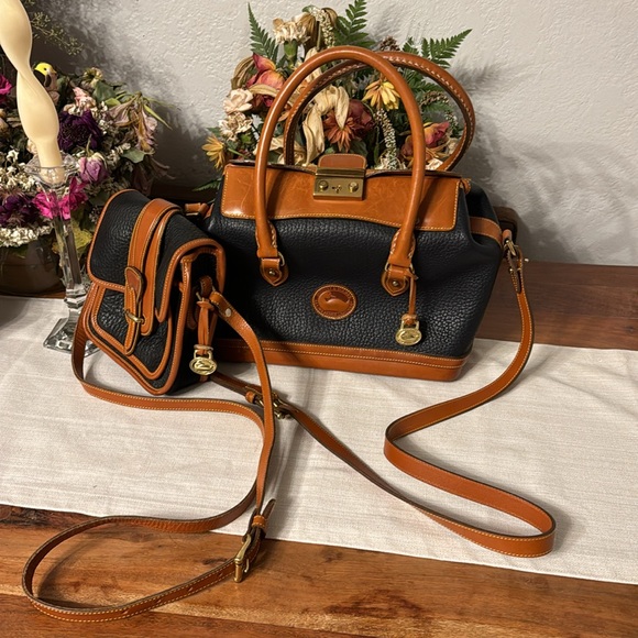 😍 Stunning Rare Vintage DB doctor bag and crossbody set 😍 - Picture 8 of 17